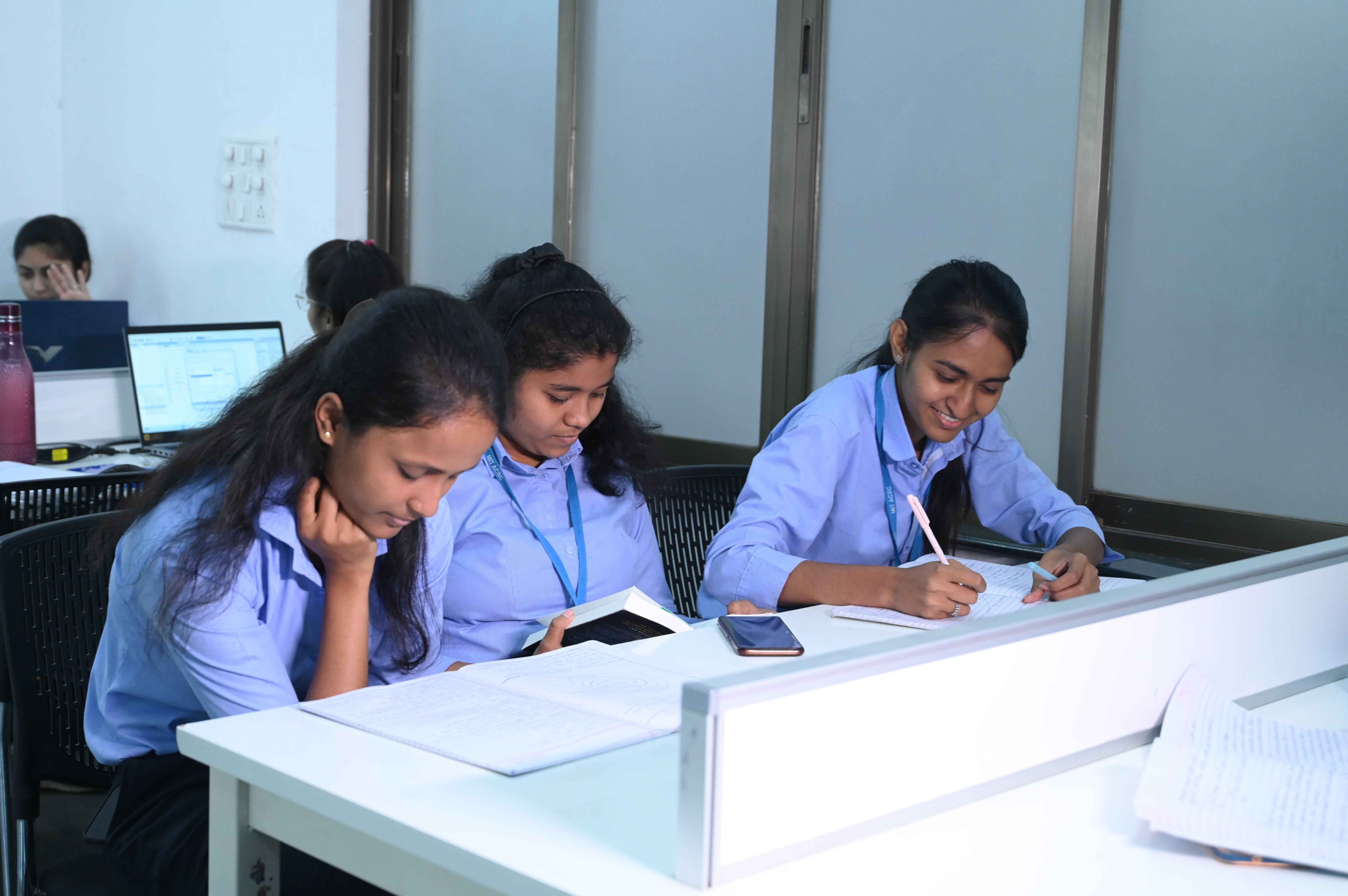 Top BBA Colleges In Maharashtra